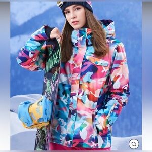 GSOU SNOW Vibrant Camo Insulated Snow Jackets With Removable Hoodie